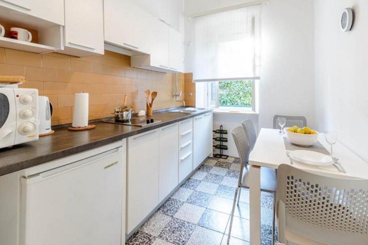 Appartement Gradac With Garden Next To And Old Town *