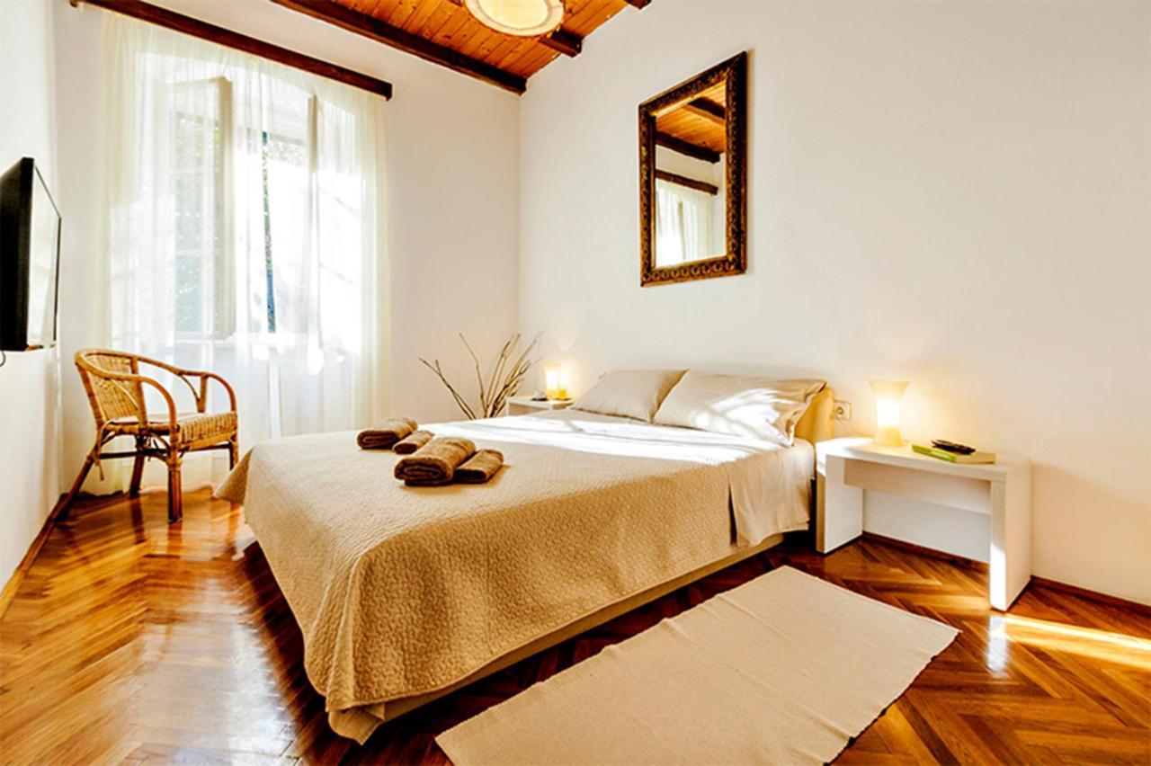 Gradac With Garden Next To And Old Town Appartement Dubrovnik