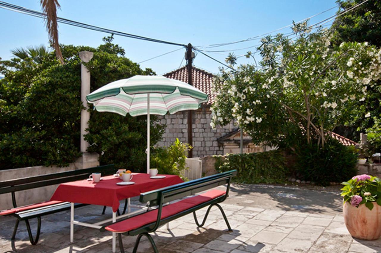 Gradac With Garden Next To And Old Town Apartamento